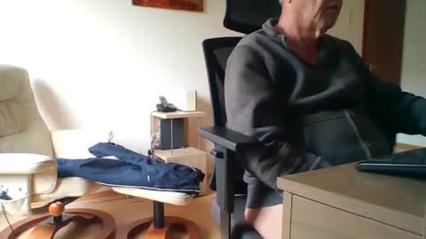 camcologne online show from 11.25.25