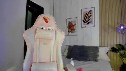 Cameron  online show from 09.17.25