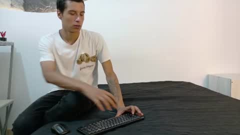 Snapshot of cameronsilverman chatting on 06.08.26 cameronsilverman online show from 06.08.26