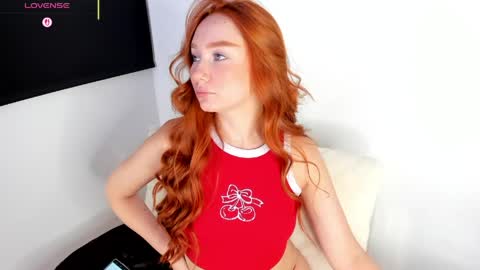 Snapshot of cami_lovers1 chatting on 05.17.26 camii online show from 05.17.26