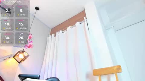cami_rouxx online show from 10.21.25