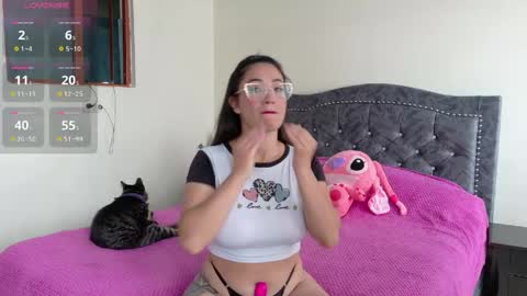Snapshot of cami_suarez_1 chatting on 05.30.26 online show from 05.30.26