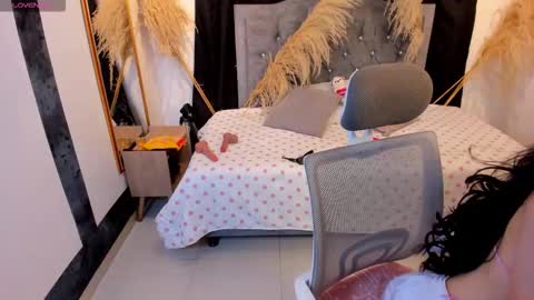   online show from 12.23.25