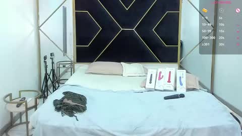 CamiilaReyes online show from 02.26.25