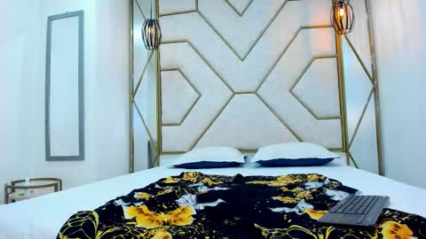 CamiilaReyes online show from 10.15.25