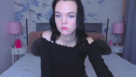 Snapshot of camila_777_ chatting on 11.22.25 Camila online show from 11.22.25