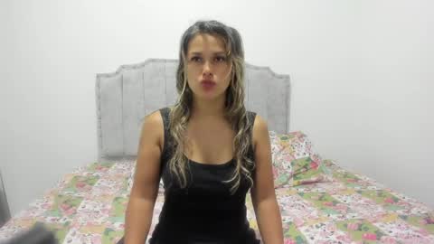 Snapshot of camila_borbon_ chatting on 06.01.26 online show from 06.01.26