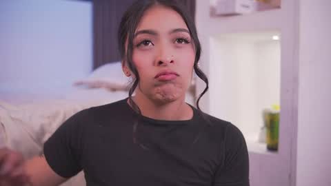 Snapshot of camila_dupont chatting on 05.19.26 Camila online show from 05.19.26