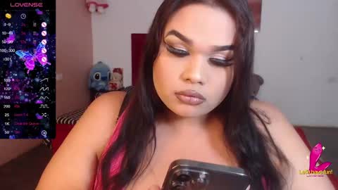 Snapshot of camila_fuenmayor chatting on 02.04.25 online show from 02.04.25