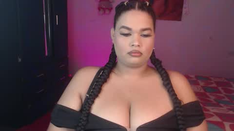 Snapshot of camila_fuenmayor chatting on 10.16.25 online show from 10.16.25