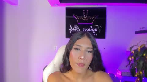 Snapshot of camila_harperr chatting on 02.25.25 C A M I L A online show from 02.25.25