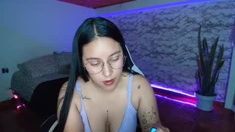 Snapshot of camila_iroose chatting on 06.20.26 Camila Roose online show from 06.20.26