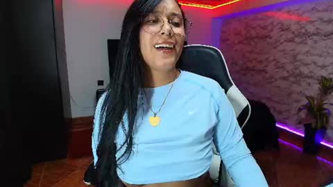 Snapshot of camila_iroose chatting on 08.10.26 Camila Roose online show from 08.10.26