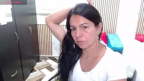 Snapshot of camila_vargas_ chatting on 05.30.26 Camila Vargas online show from 05.30.26