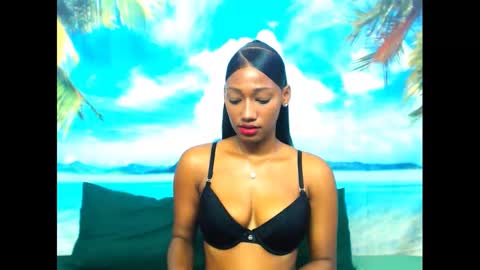 Snapshot of camilaasexyy chatting on 02.13.25 camilaasexyy online show from 02.13.25