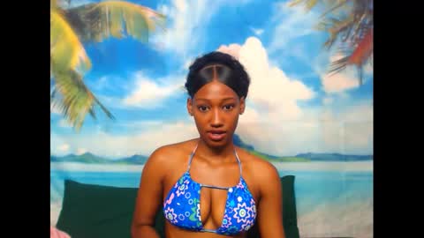 Snapshot of camilaasexyy chatting on 02.15.25 camilaasexyy online show from 02.15.25