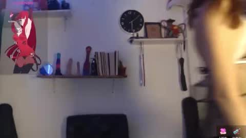 Snapshot of camilahot_girl chatting on 05.15.26 kira online show from 05.15.26