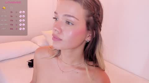 Camila Monroee  online show from 12.03.24