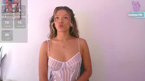 Camila Monroee  online show from 10.10.25