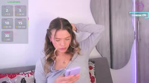 Camila Monroee  online show from 12.17.25