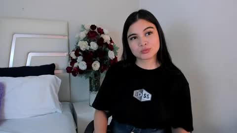 Snapshot of camilasofiia chatting on 01.07.25 Camila online show from 01.07.25