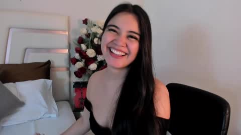 Snapshot of camilasofiia chatting on 03.10.25 Camila online show from 03.10.25