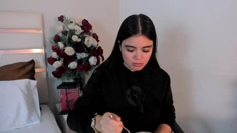 Snapshot of camilasofiia chatting on 03.11.25 Camila online show from 03.11.25