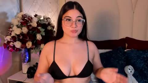 Snapshot of camilasofiia chatting on 10.15.25 Camila online show from 10.15.25