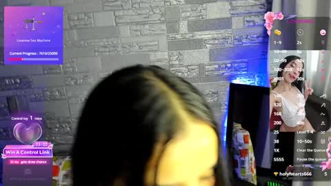 Snapshot of camilavill chatting on 01.04.25 CamilaVill online show from 01.04.25