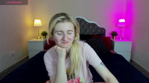 camilladreamer online show from 11.05.25