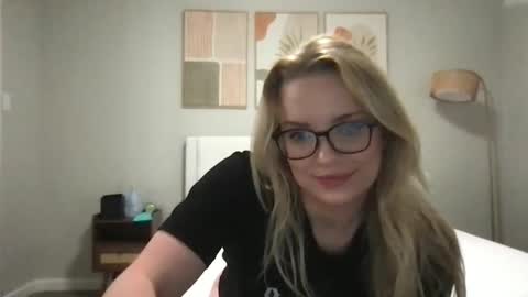 Snapshot of camilleclairexo chatting on 03.27.26 camilleclairexo online show from 03.27.26