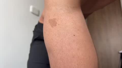 Snapshot of camilo__ chatting on 01.17.25 camilo online show from 01.17.25