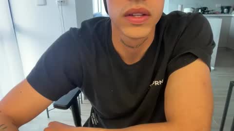 Snapshot of camilo__ chatting on 05.28.26 camilo online show from 05.28.26