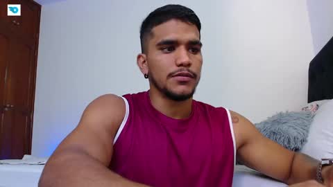 Snapshot of camilo_contre21 chatting on 05.15.26 camilo_contre21 online show from 05.15.26