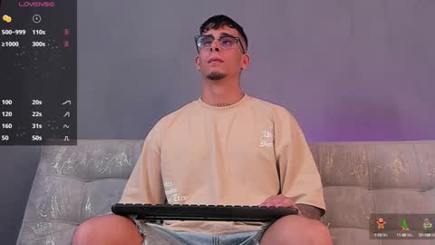 Snapshot of camilo_ospina_ chatting on 01.01.25 INDEPENDENT MODEL online show from 01.01.25