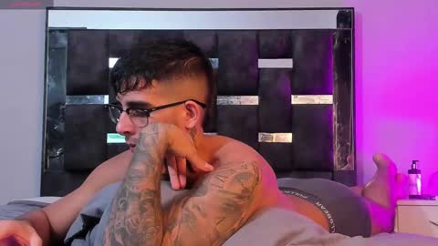 Snapshot of camilo_ospina_ chatting on 03.03.25 INDEPENDENT MODEL online show from 03.03.25