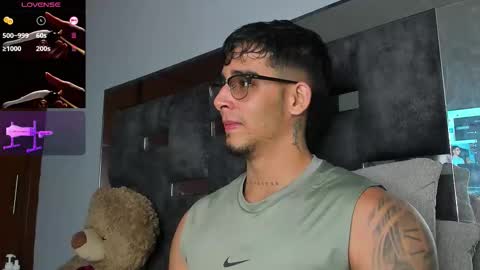 Snapshot of camilo_ospina_ chatting on 09.12.25 INDEPENDENT MODEL online show from 09.12.25