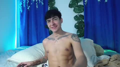Snapshot of camilo_xcam chatting on 02.04.25 CAMILO online show from 02.04.25