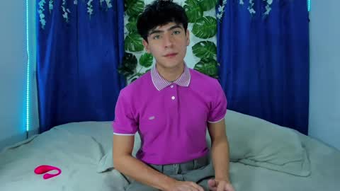 Snapshot of camilo_xcam chatting on 02.19.25 CAMILO online show from 02.19.25