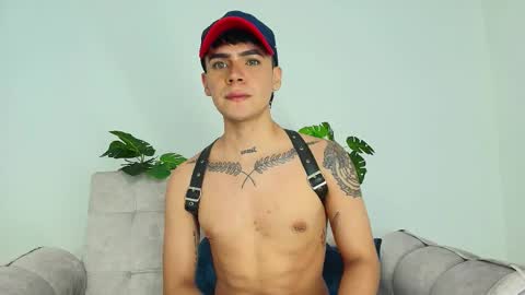 Snapshot of camilo_xcam chatting on 09.14.25 CAMILO online show from 09.14.25
