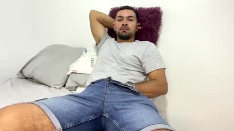 Snapshot of camilor_30 chatting on 12.01.25 camilor_30 online show from 12.01.25