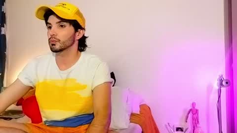 Snapshot of camilosaennz chatting on 06.18.26 camilo online show from 06.18.26