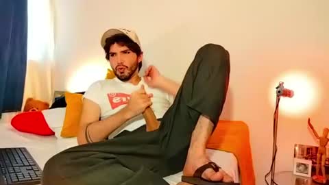 Snapshot of camilosaennz chatting on 06.21.26 camilo online show from 06.21.26
