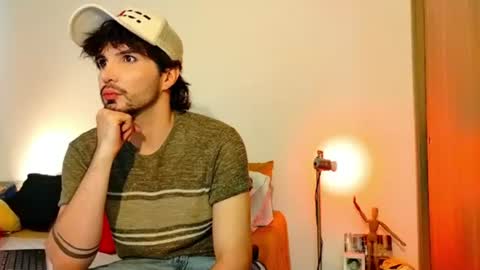 Snapshot of camilosaennz chatting on 06.25.26 camilo online show from 06.25.26