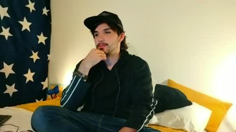 Snapshot of camilosaennz chatting on 06.29.26 camilo online show from 06.29.26
