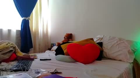 Snapshot of camilosaennz chatting on 07.04.26 camilo online show from 07.04.26
