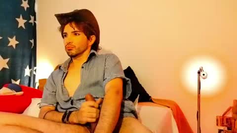 Snapshot of camilosaennz chatting on 07.05.26 camilo online show from 07.05.26