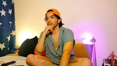 Snapshot of camilosaennz chatting on 07.16.26 camilo online show from 07.16.26