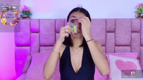 Snapshot of camiluxe chatting on 10.27.25 camiluxe online show from 10.27.25