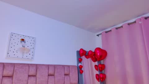 Snapshot of camiluxe chatting on 02.14.26 camiluxe online show from 02.14.26